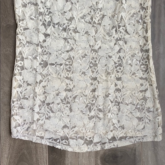 Women’s Charlotte Russe lace top - Picture 2 of 5